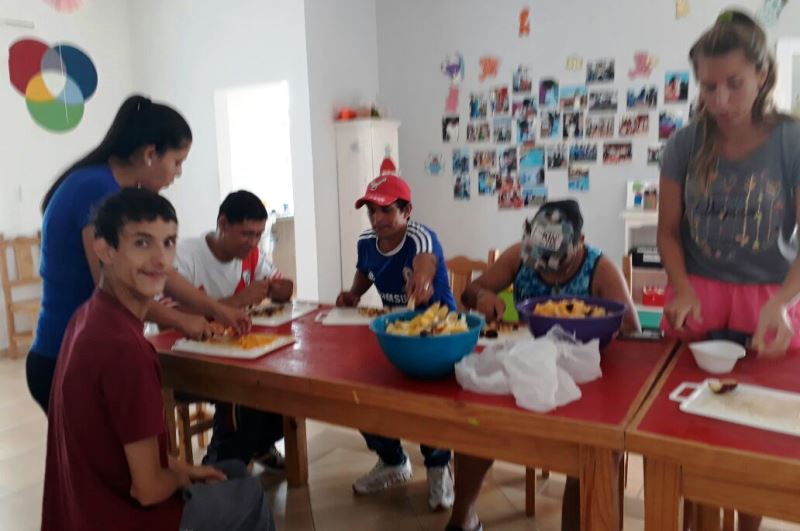 Alimentación saludable para los niños de la casa de inclusión 