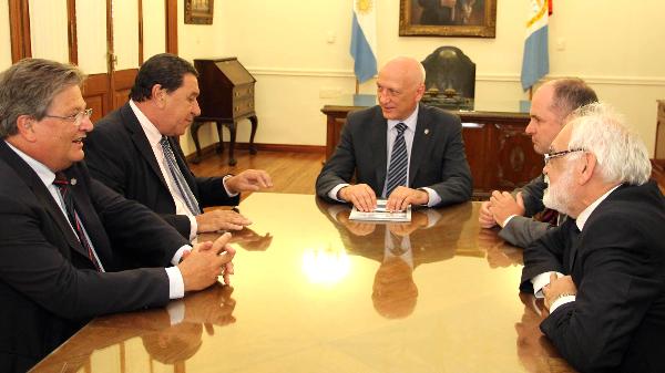 140 mil pesos entregó Bonfatti