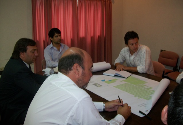 Firma de convenio y aportes para viviendas