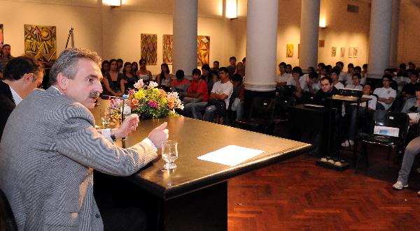 Participó de la apertura del parlamento juvenil del mercosur