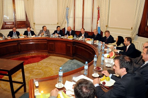 Presión para los docentes por parte del gobierno