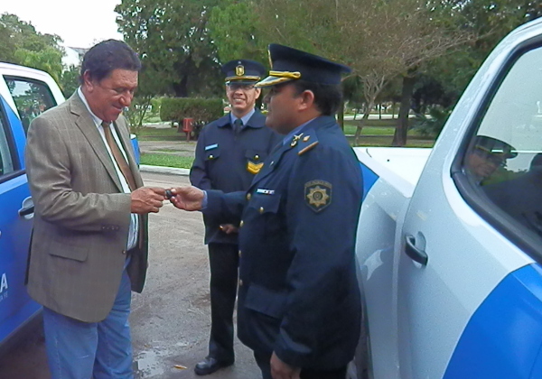 Leandro recibió nuevo móvil policial