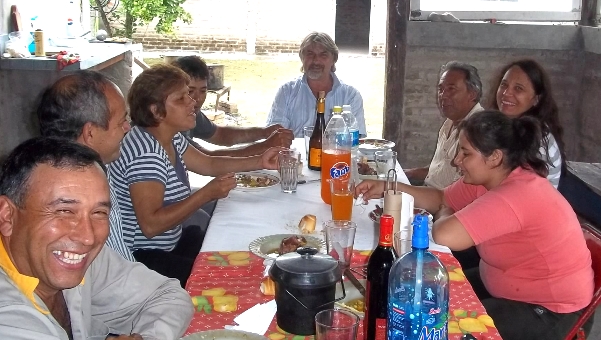 Con dirigentes del Bº Oeste