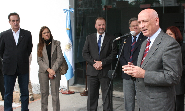 Bonfatti inauguró la incubadora de empresas