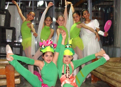 Danz arte en el teatro Guido Miranda