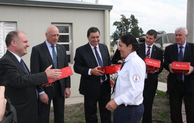 Se entregaron 40 viviendas y aportes económicos