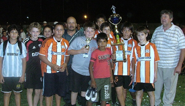 Entregan premios de la Liga Infantil