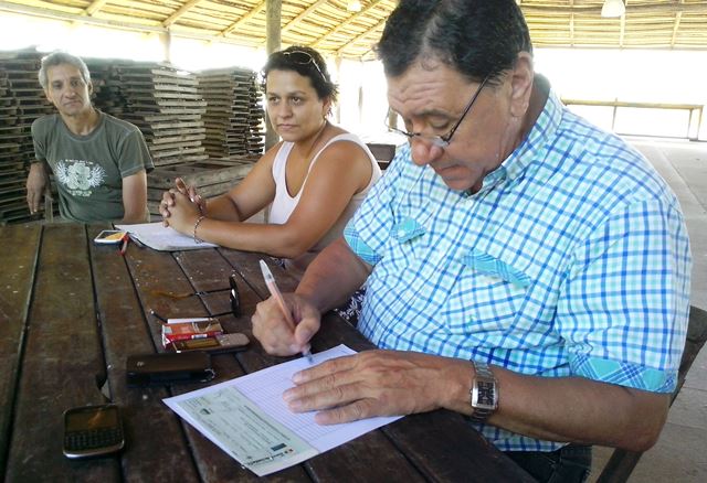 Leandro entregó aportes al Club Pato Cuá