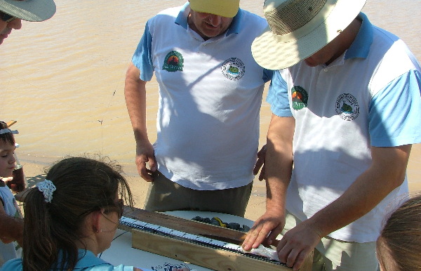 Concurso de pesca de costa para niños