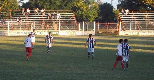 Sarmiento ganó 4 a 1 a Ex Alumnos