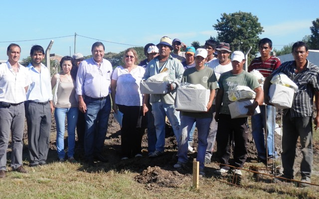 Entregan kit de herramientas