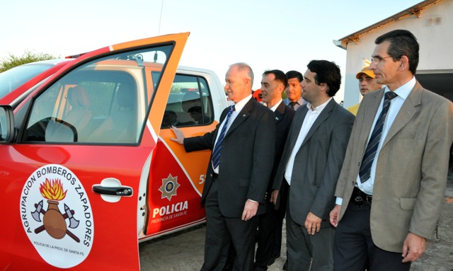 Entregaron equipamiento a Bomberos Zapadores