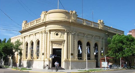 Un cajero entregó por error 60.000 pesos de más