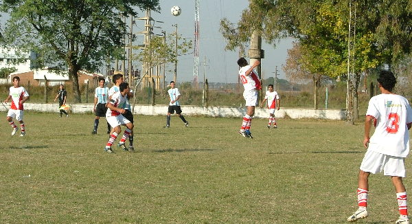 Pueblo Nuevo sigue firme