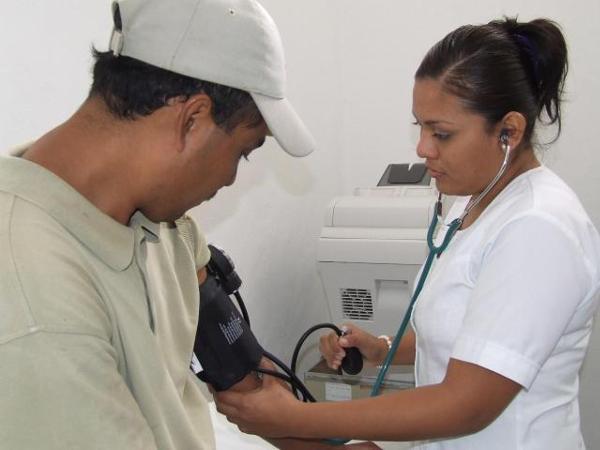 Afectuoso saludo a enfermeros y enfermeras