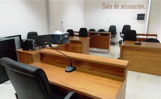 En libertad bajo tutoría del padre