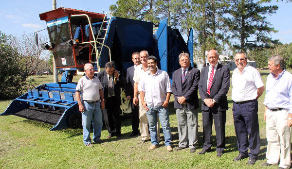 Nueva cosechadora y enrolladora de algodón