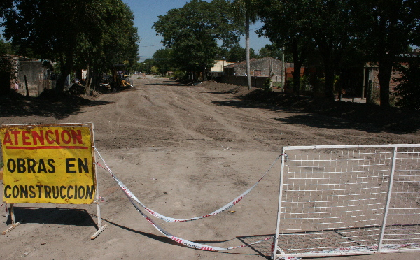 Por pavimentar calle Caseros