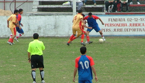 Racing gano en la cancha y Huracán en los papeles