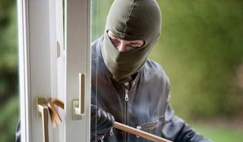 Dos menores ingresan en viviendas