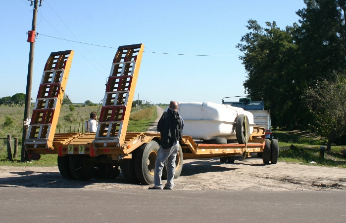Chocó contra un carretón de Vialidad Provincial