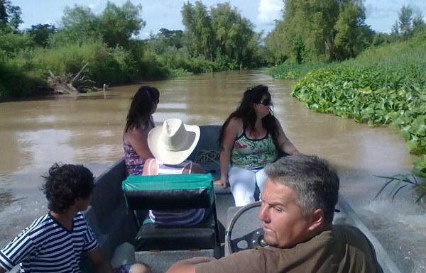 Paseos en lanchas hasta el Paraná