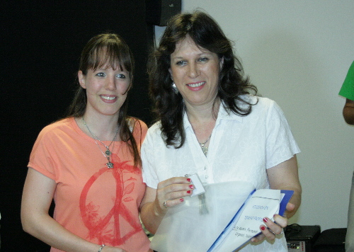 Entregaron dos viviendas y 30 escrituras