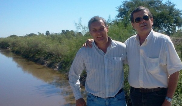 Roque Chavez visitó Amores