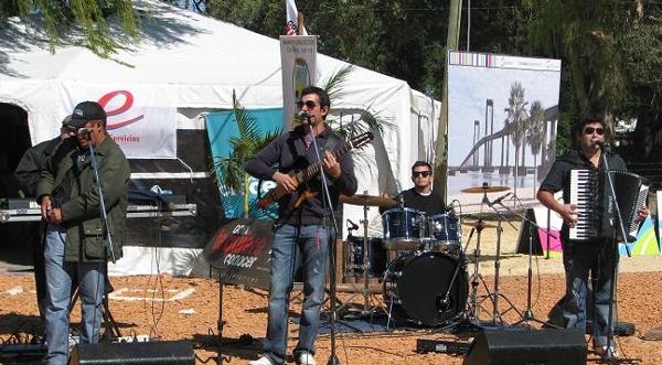 Público y alumnos disfrutan de la Expo Goya 2012