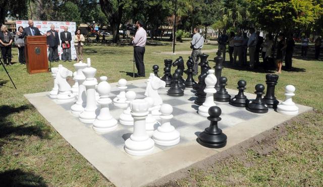 Presentación ajedrez gigante