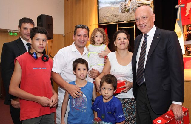 Bonfatti entregó la vivienda 3.000 de su gestión