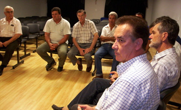 Se reunió con la Comisión Puerto Ocampo