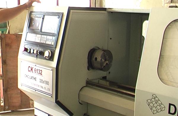 Escuela Técnica con torno nuevo