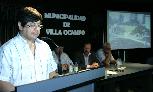 Entregaron dos viviendas y 30 escrituras