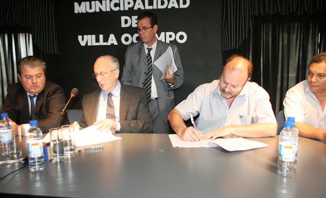 Firma de convenios con municipios y comunas