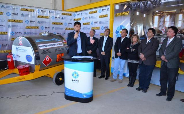 Entregaron equipos a cinco aeródromos de la provincia