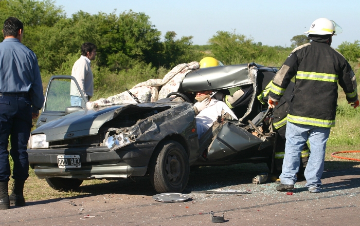 Chocó contra un carretón de Vialidad Provincial