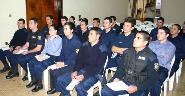 Capacitación para la policía regional