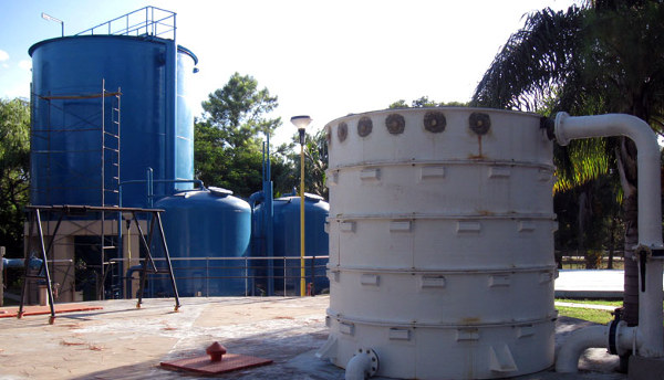 Comenzó a distribuir agua tratada