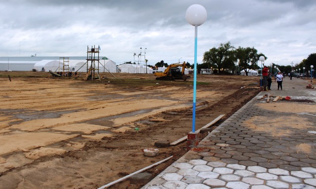 Trabajos en el predio Costa Surubí