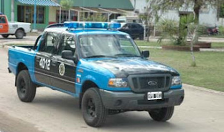 Roban la casa de un policía