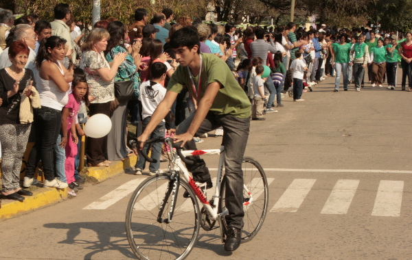 Gran desfile institucional