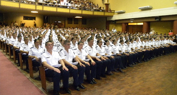 El gobierno incorpora 586 efectivos a la Policía provincial