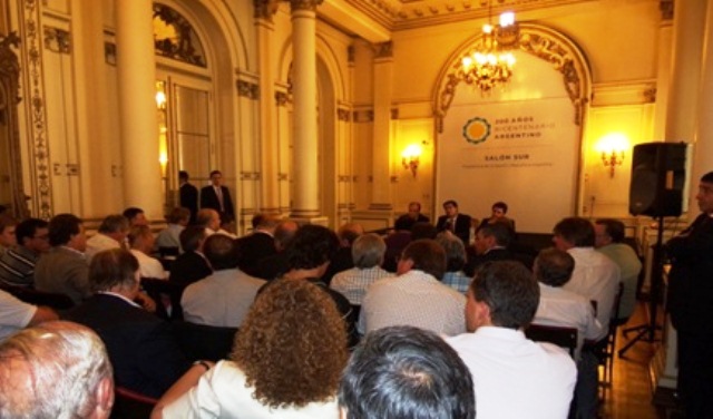 Capitanich recibió a presidentes comunales