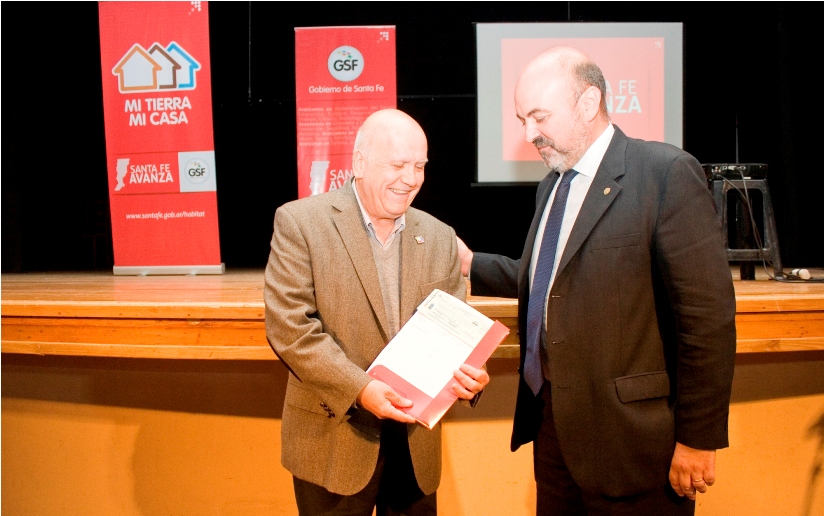 Entregaron fondos para iniciar obras de urbanización para 490 lotes