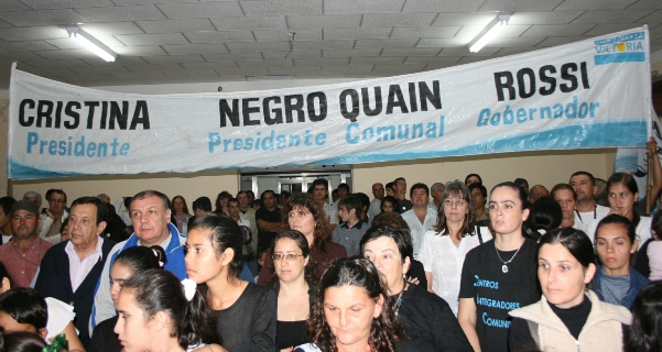 La gente acompaño la visita de Rossi y Tomada