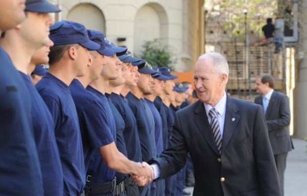 Cada ciudad tendrá su propio jefe de policía