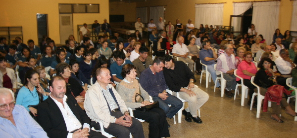 Julia Elena presentó su libro
