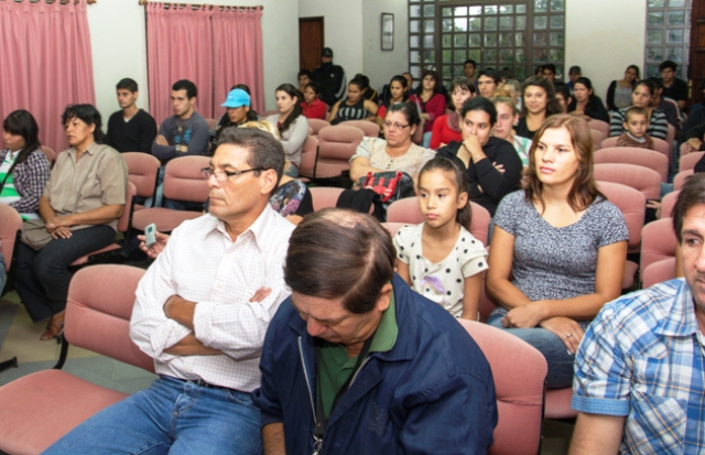 Entrega de certificados de cursos en oficios