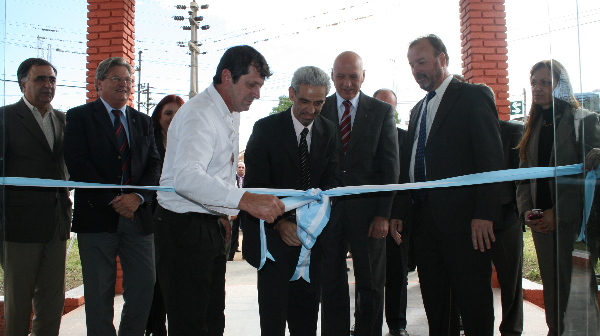 Bonfatti inauguró la incubadora de empresas